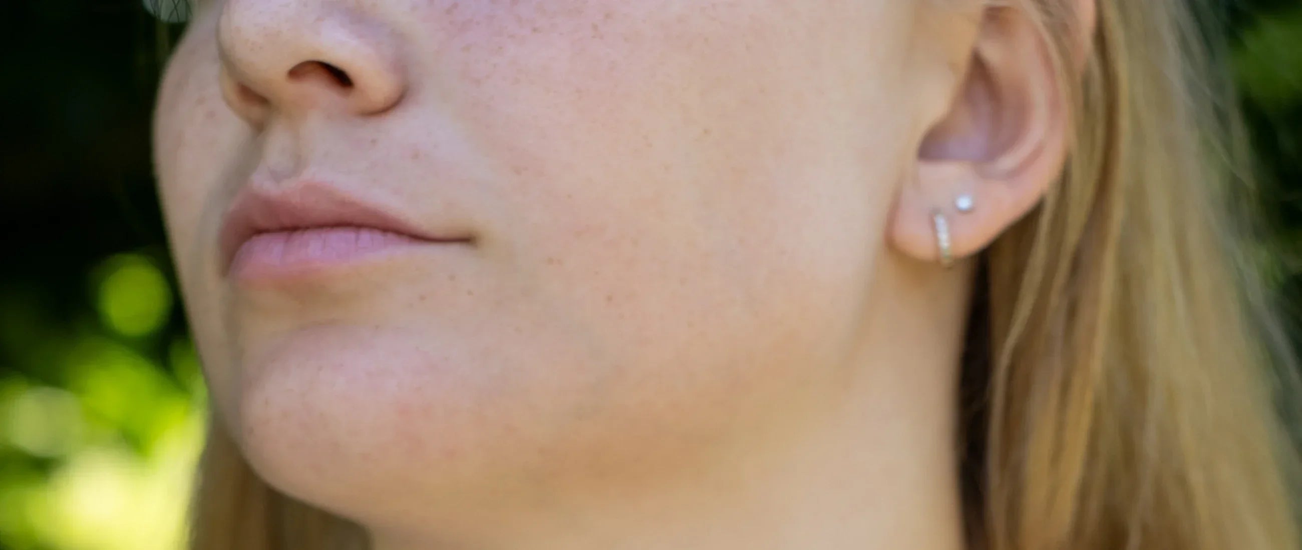 Gros plan sur la bouche d'une femme