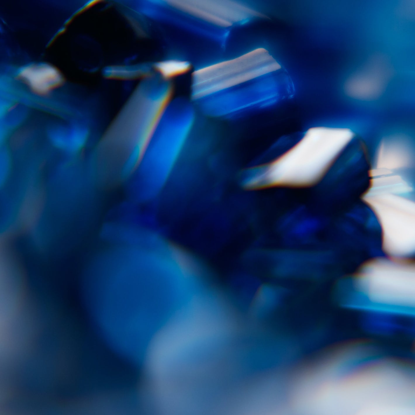 Saphir, pierre précieuse des parfums naturels Aimée de Mars